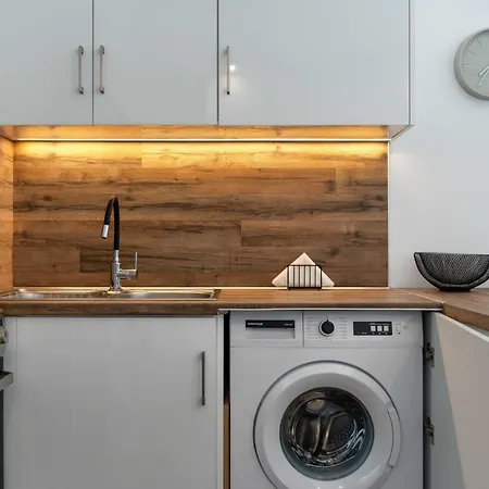 דירה ιζαμπω Ii *